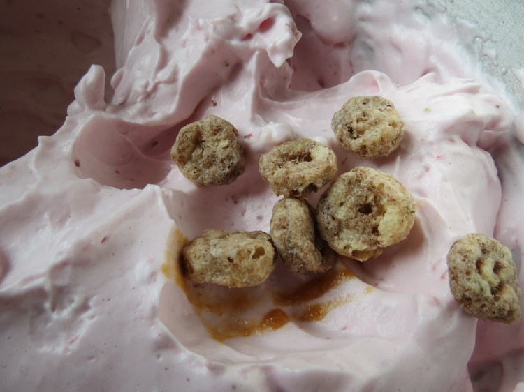 Cinnabon morgunkorn í jarðarberja/banana flöffi