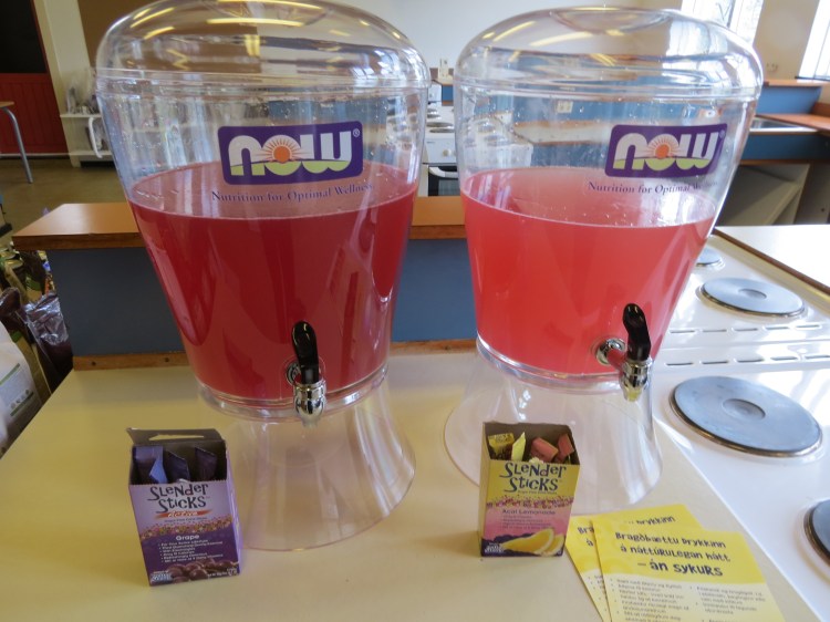 Boðið upp á fljótandi hressingu frá NOW Slender Sticks